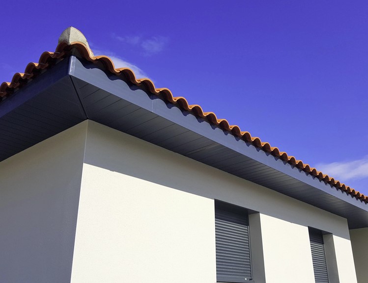 debord de toiture PVC