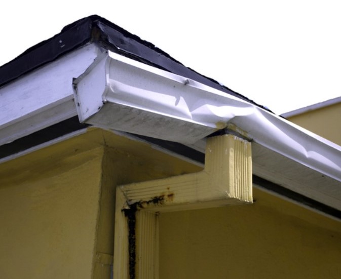 remplacement de gouttières car cassées